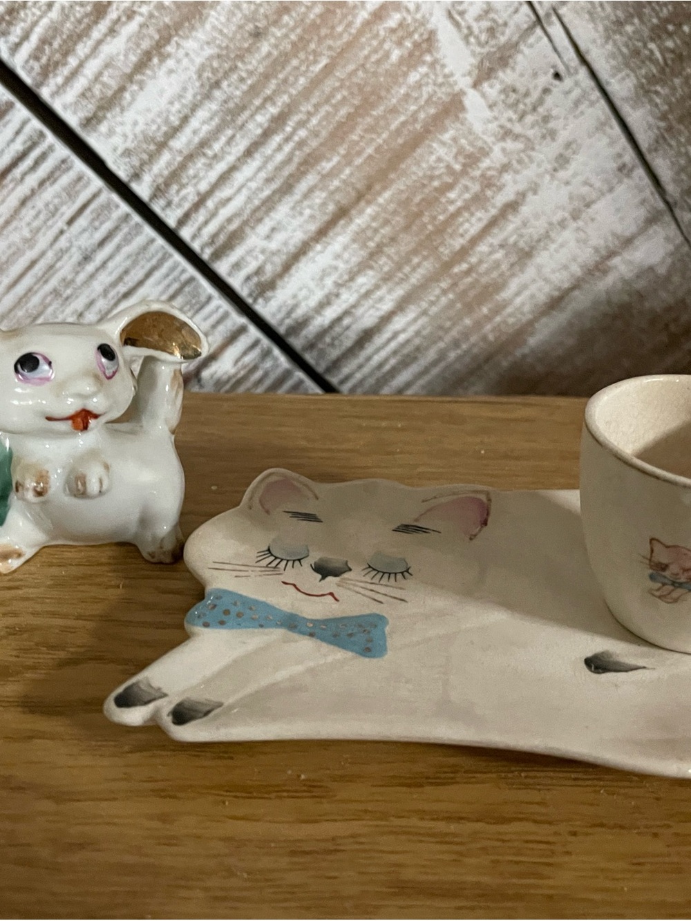 Ceramic Sleeping Cat Trinket Dish in White and Blue - Unbranded